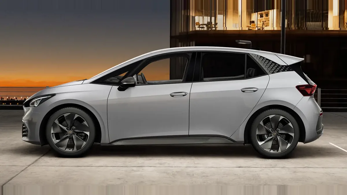 CUPRA Born e-Boost Pack Advanced Plus en renting — Trasera