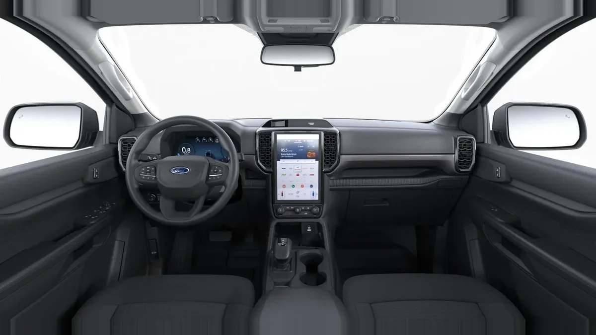 Ford Ranger XLT Doble Cabina 3.0 EcoBlue 240CV en renting — Delantera