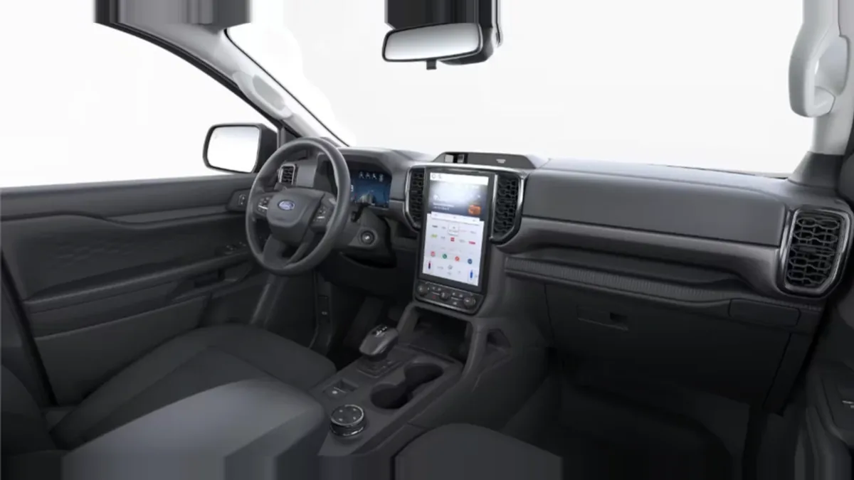 Ford Ranger XLT Doble Cabina 3.0 EcoBlue V6 240CV Automático en renting — Interior