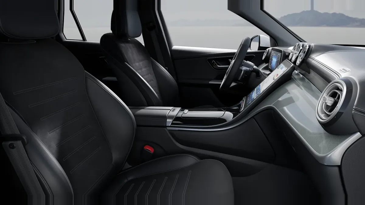 Mercedes-Benz GLC 220D 4MATIC en renting — Interior