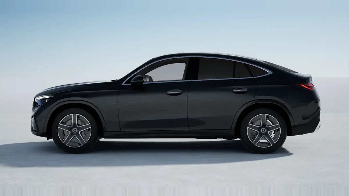 Mercedes-Benz GLC Coupé 200 4MATIC en renting — Trasera