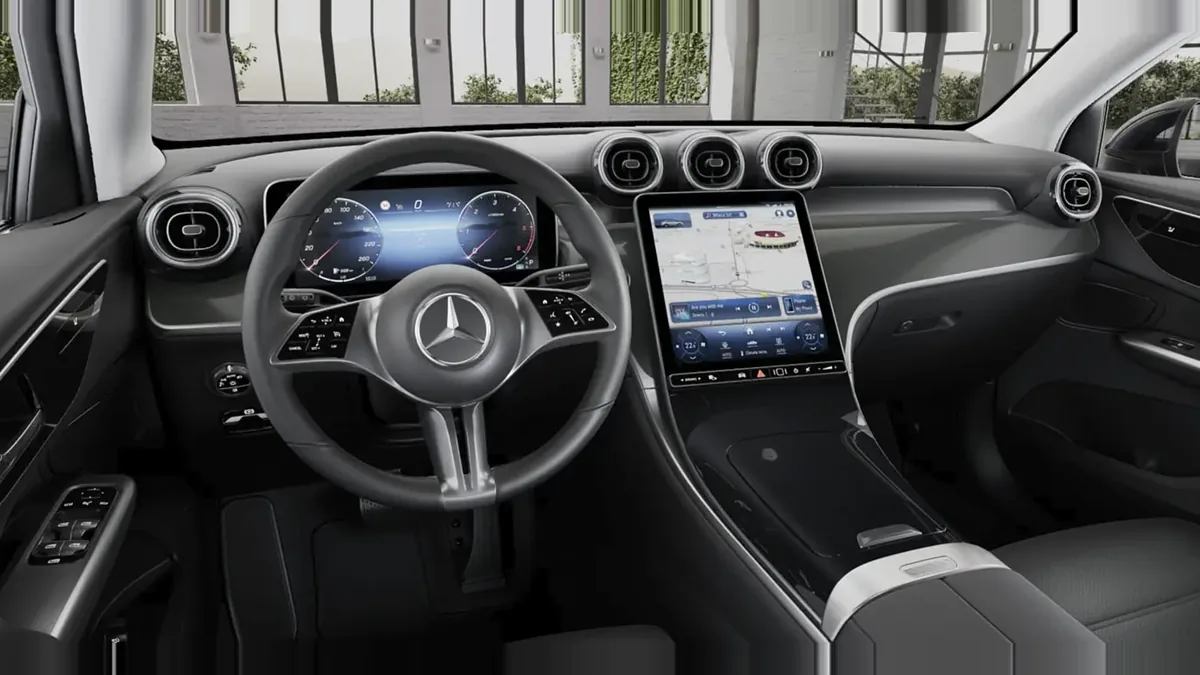 Mercedes-Benz GLC Coupé 220D 4MATIC en renting — Interior